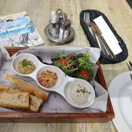 Vakvarjú Beach Bistro Budapest - Étel/ital