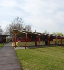 Vakvarjú Beach Bistro