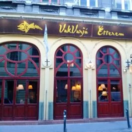 Vakvarjú Étterem - Pest Budapest - Külső kép
