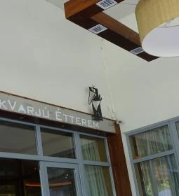 Vakvarjú Étterem - Újlipót