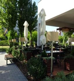 Vakvarjú Étterem - Újlipót