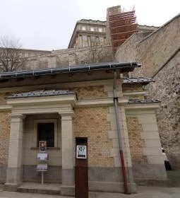 VakVarjú VarjúVár