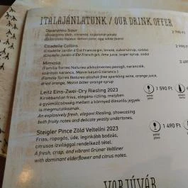 VakVarjú VarjúVár Budapest - Étlap/itallap