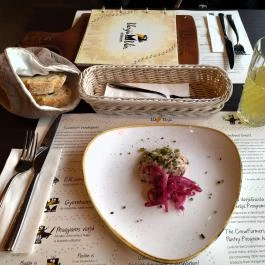 VakVarjú VarjúVár Budapest - Étel/ital