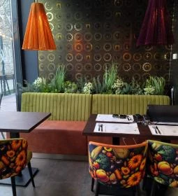 VakVarjú VarjúVár