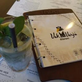 Vakvarjú Vendéglő - Buda Budapest - Étel/ital