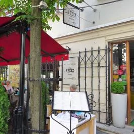 Vár: A Speiz Budapest - Külső kép