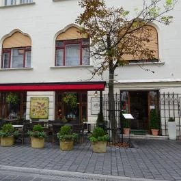 Vár: A Speiz Budapest - Külső kép