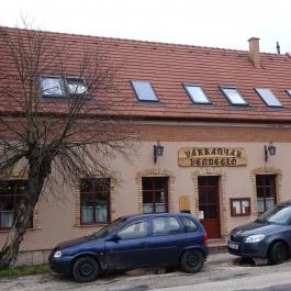 Várkanyar Vendéglő Tata - Külső kép