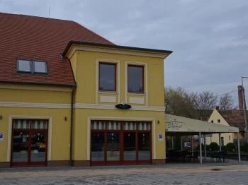 Várkert Kávézó Mosonmagyaróvár