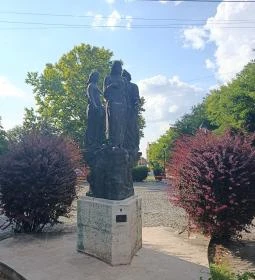 Városalapítók szobra