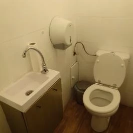 Vas Manci Budapest - Mosdó