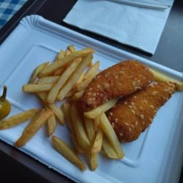 Vasmacska Halsütöde Budapest - Étel/ital