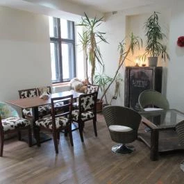 Vasmacska KávéZoo Budapest - Belső