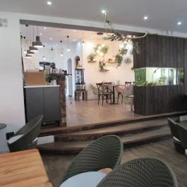 Vasmacska KávéZoo Budapest - Belső