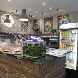 Vasmacska KávéZoo Budapest - Belső