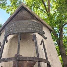 Vastuskó Budapest - Külső kép