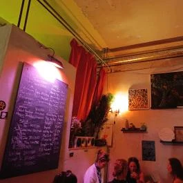 Vatoz, Budapest - Belső