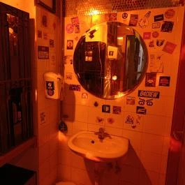 Vatoz, Budapest - Mosdó