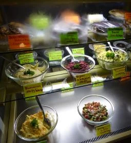 Vegakuckó Saláta & Gasztrobár