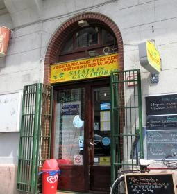 Vegakuckó Saláta & Gasztrobár