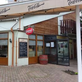 Végállomás Bistro & Wine, Miskolc - Külső kép