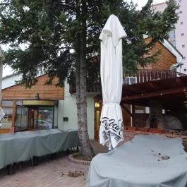 Végállomás Bistro & Wine, Miskolc - Külső kép