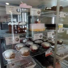 Végvári Cukrászda - Ferihegyi út Budapest - Étel/ital