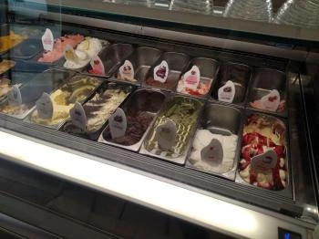 Végvári Cukrászda - Ferihegyi út Budapest Végvári Cukrászda - Ferihegyi út Budapest
