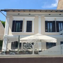 Vén Diófa De Lux Panzió, Szeged - Vendéglátás