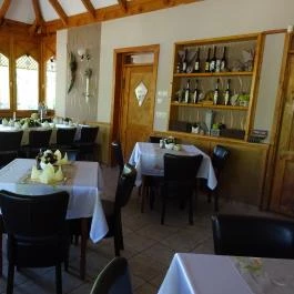 Vendéglő a Négy Remetéhez, Oroszlány - Belső