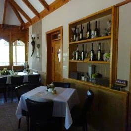 Vendéglő a Négy Remetéhez, Oroszlány - Belső