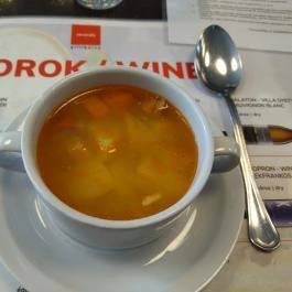 Veranda Grill & Wine Étterem Budapest - Étel/ital