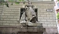 Veres Pálné szobra Budapest - Külső kép