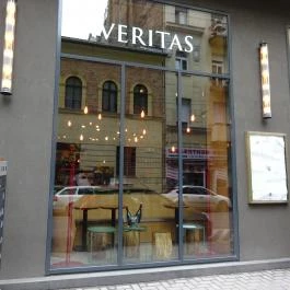 Veritas Winebar Budapest - Külső kép