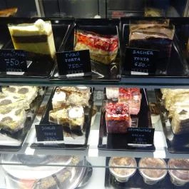 Veryberry Ice & Coffee Bar Budapest - Étel/ital