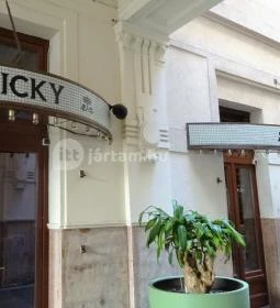 Vicky Barcelona - Gozsdu Udvar