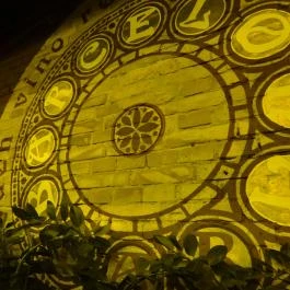 Vicky Barcelona - Gozsdu Udvar Budapest - Belső