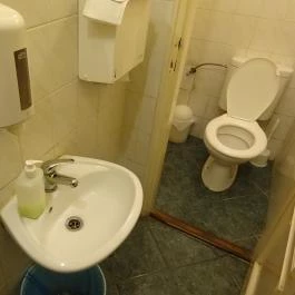 Vikor Cukrászda, Tata - Mosdó