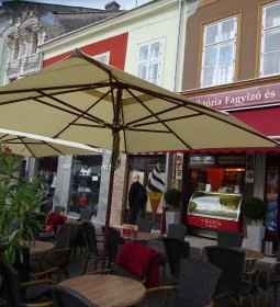 Viktória Fagyizó & Kávézó