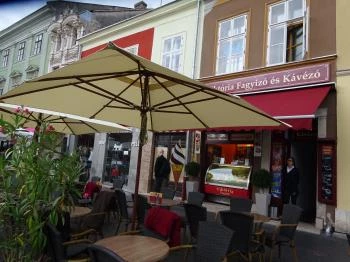 Viktória Fagyizó & Kávézó Sopron