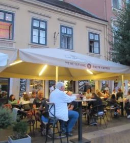 Viktória Fagyizó & Kávézó