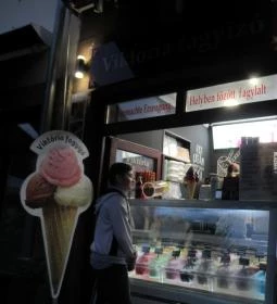 Viktória Fagyizó & Kávézó