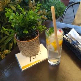 Vinozza Budapest - Étel/ital