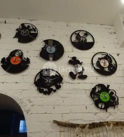 Vinyl & Wood Coffee Bar