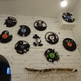 Vinyl & Wood Coffee Bar Budapest - Belső