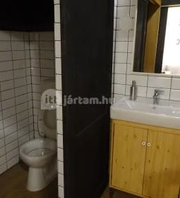 Vinyl & Wood Coffee Bar