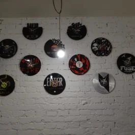 Vinyl & Wood Coffee Bar Budapest - Belső