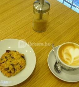 Vinyl & Wood Coffee Bar