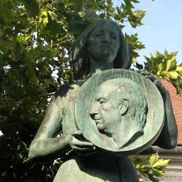 Virág Benedek Ház Budapest - Egyéb